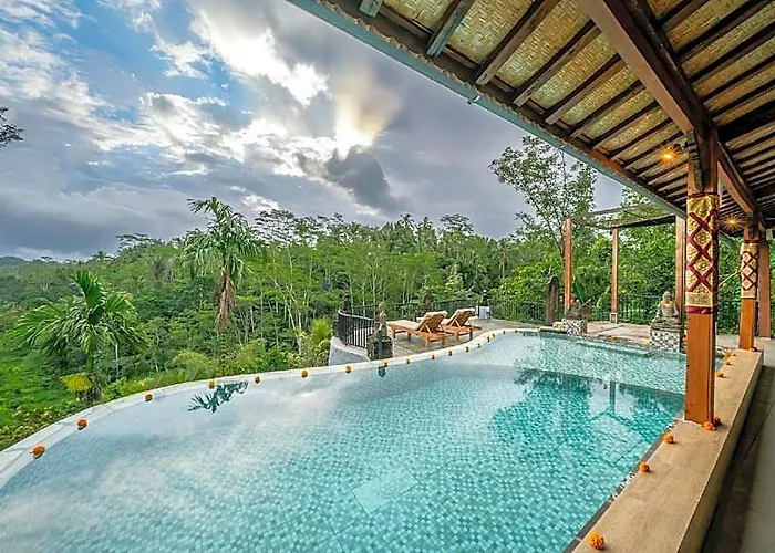 Yoga Maya Hotel 3*