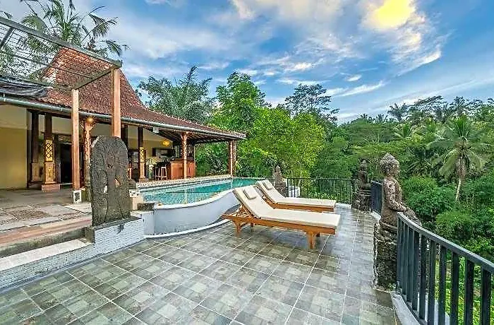 Yoga Maya Hotel 3*