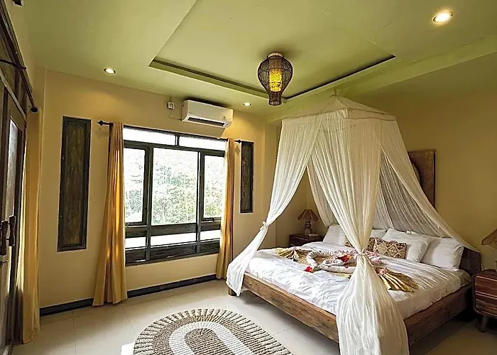Hotel Yoga Maya 3*